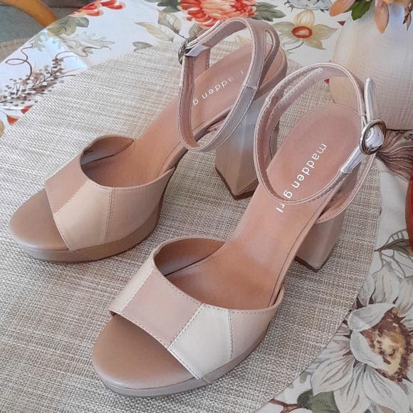 Madden Girl 10M Tan Skyy Platform Chunk Heels - Picture 5 of 7